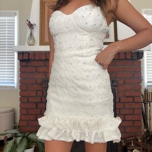 SOLD - Elegant White Strapless Dress